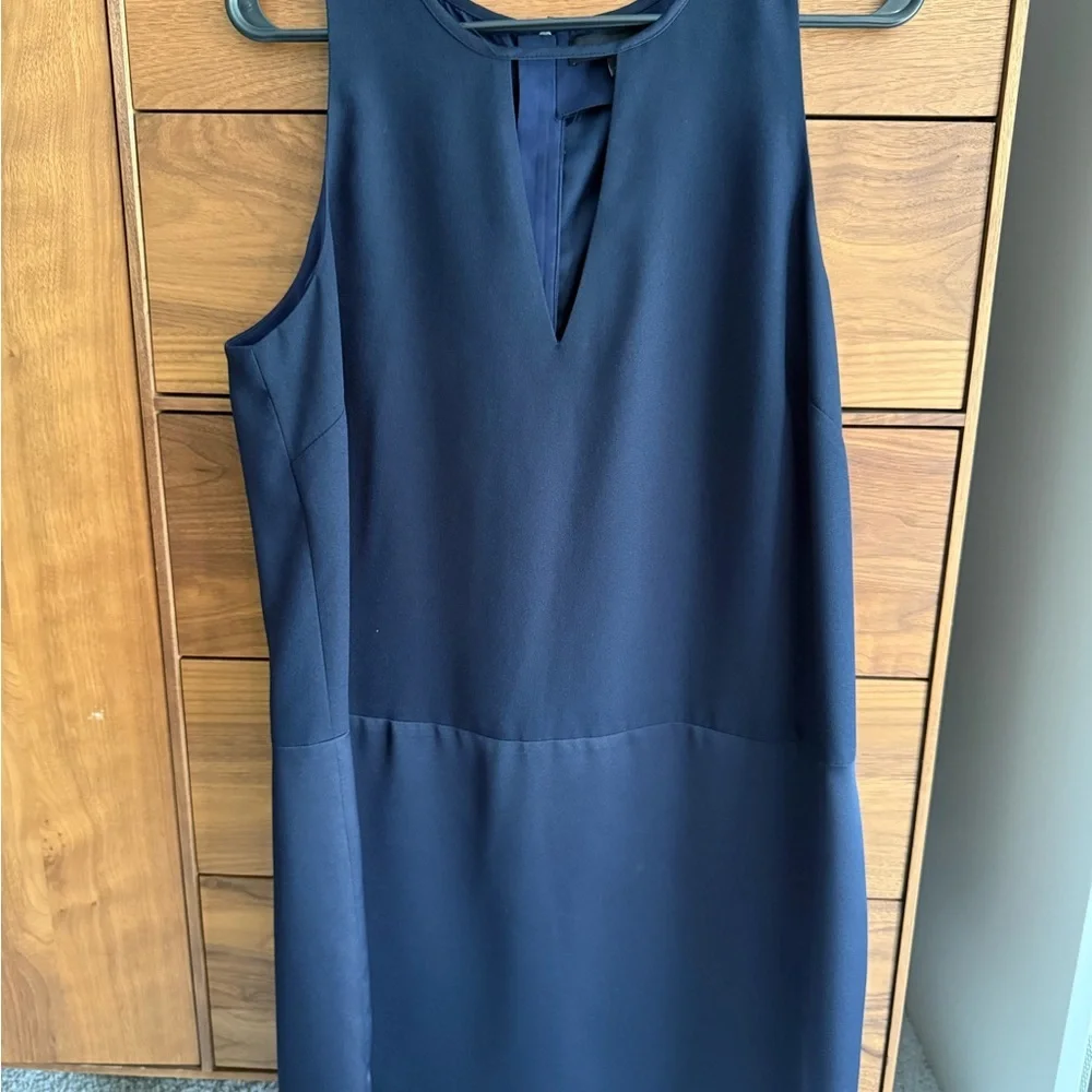 Banana Republic Crepe Swing Navy Dress Size 12 - Picture 9 of 9